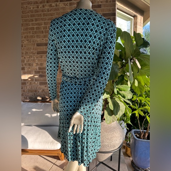 Diane Von Furstenberg Vintage Classic Silk wrap dress- 12 - Picture 7 of 7